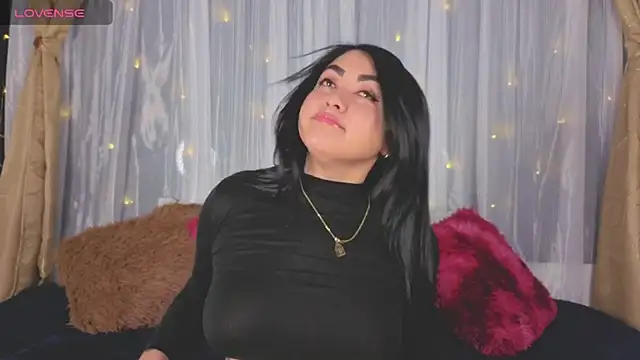 Victoria Jonhss online show from 18, 11, 2025