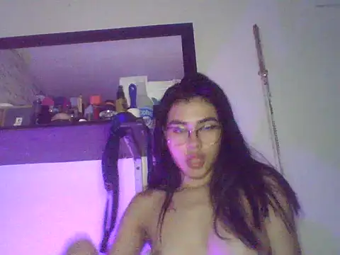 Snapshot of MeganTaylorr_ chatting on 18, 10, 2025 MeganTaylorr  online show from 18, 10, 2025