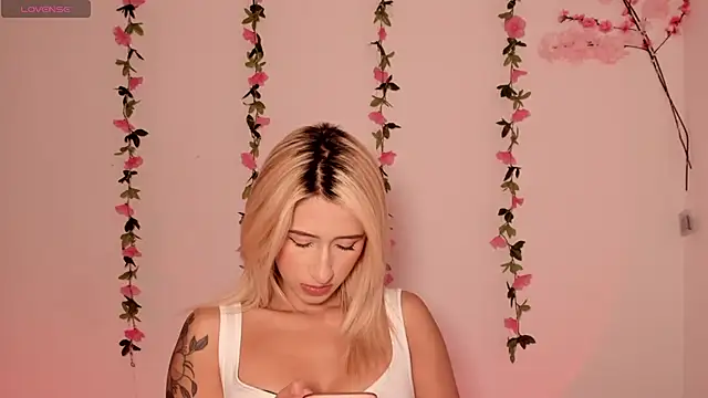 Ashleyroys 111 online show from 19, 3, 2026