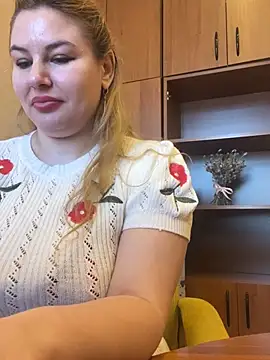 Snapshot of Passion-Blondy chatting on 17, 4, 2026 Passion-Blondy online show from 17, 4, 2026