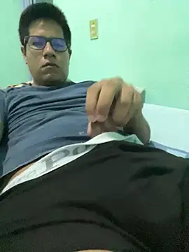 Snapshot of Lukein23 chatting on 8, 4, 2026 Lukein23 online show from 8, 4, 2026