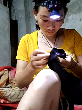 Snapshot of gio-thu chatting on 17, 4, 2026 gio-thu online show from 17, 4, 2026