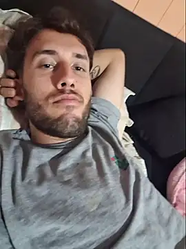 Snapshot of hique25 chatting on 28, 10, 2025 hique25 online show from 28, 10, 2025