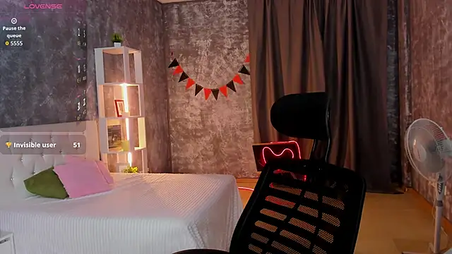 scent  of woman online show from 2, 12, 2025