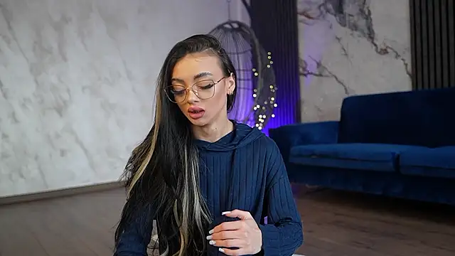 RachelRavee online show from 26, 3, 2026