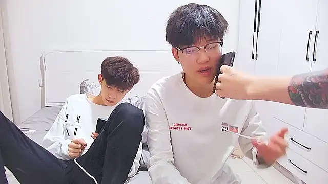 KK-cuteboy online show from 10, 6, 2026