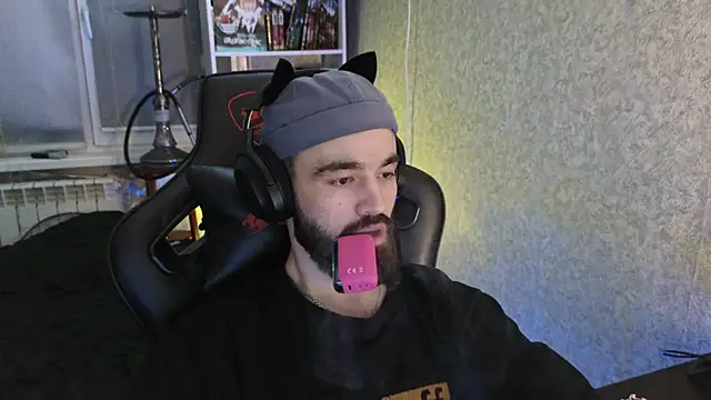 Snapshot of Nik_Namee chatting on 28, 10, 2025 Nik Namee online show from 28, 10, 2025