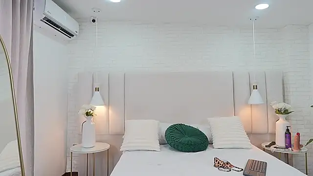 nina gb online show from 22, 6, 2026