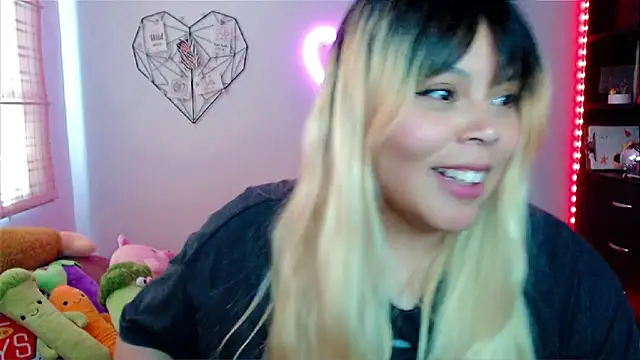 EllieMoonX online show from 12, 11, 2025