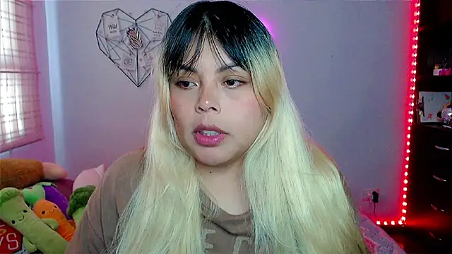 EllieMoonX online show from 2, 12, 2025