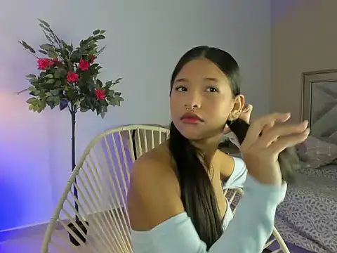 christine  khant online show from 16, 10, 2025