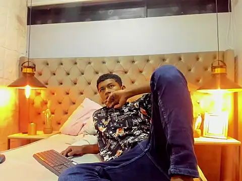 MorenitoDigno online show from 25, 10, 2025