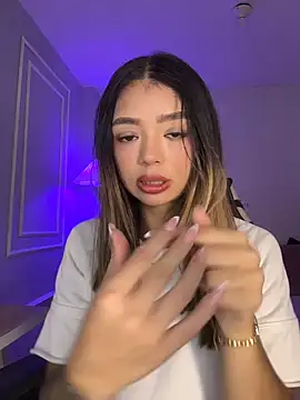 HoneyMollyX online show from 16, 4, 2026