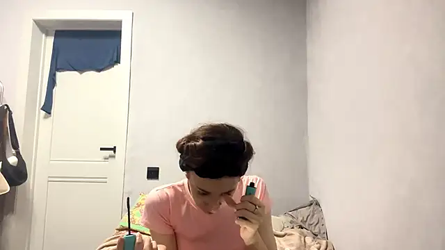 WildPeachh online show from 28, 10, 2025