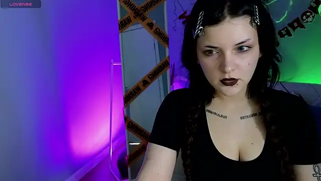 Snapshot of TwilightWalk chatting on 25, 10, 2025 TwilightWalk online show from 25, 10, 2025