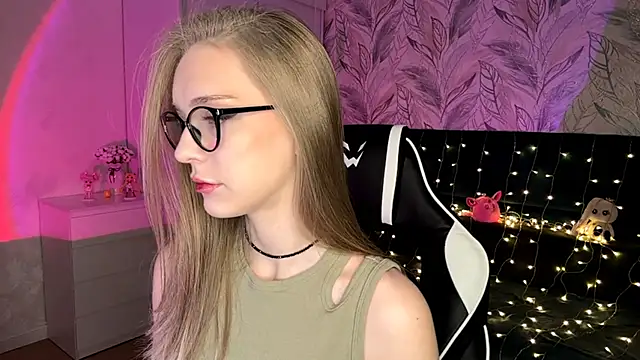 EvaPeace online show from 3, 12, 2025