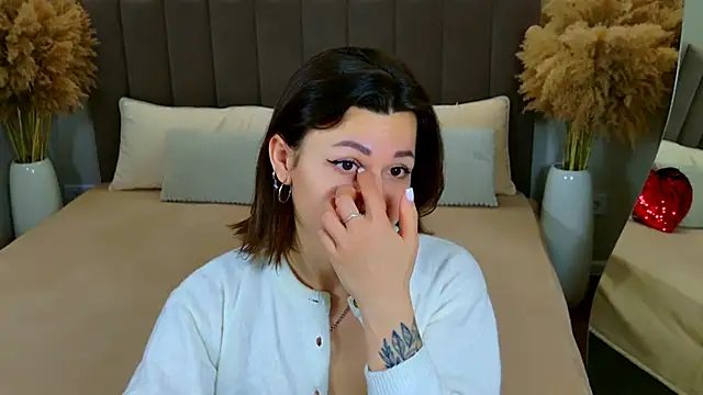 EdenSolis online show from 2, 4, 2026