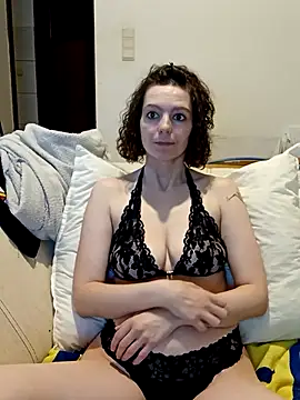 Snapshot of labellerose chatting on 13, 2, 2026 labellerose online show from 13, 2, 2026