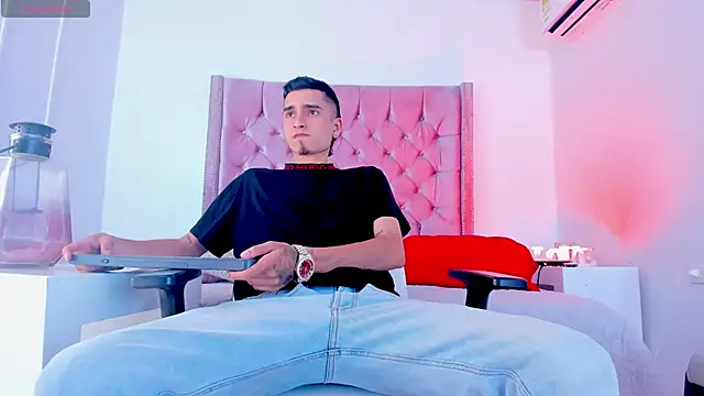 Ethan Boy  online show from 29, 10, 2025