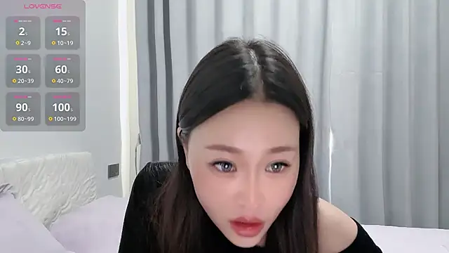 Snapshot of kitten-2001-yoyo chatting on 30, 10, 2025 kitten-2001-yoyo online show from 30, 10, 2025