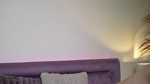 Snapshot of JoelleApril chatting on 17, 12, 2025 JoelleApril online show from 17, 12, 2025