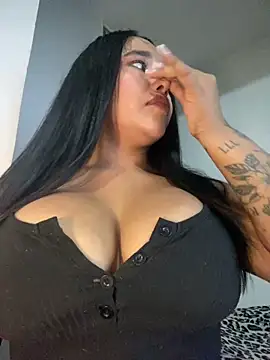 Snapshot of mis-violetha chatting on 7, 5, 2026 mis-violetha online show from 7, 5, 2026