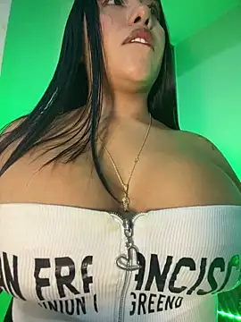 Snapshot of mis-violetha chatting on 15, 5, 2026 mis-violetha online show from 15, 5, 2026