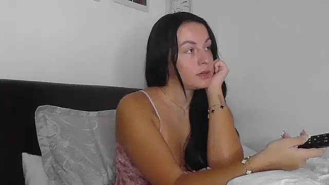 AlecsandraMae online show from 15, 10, 2025