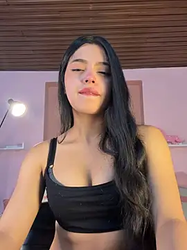 LunaMoore Pink online show from 15, 7, 2026