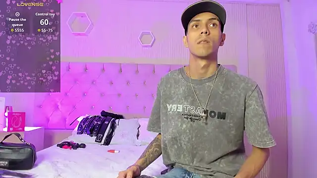 DerryAndIzzy online show from 20, 5, 2026