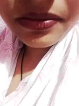 Snapshot of kiara-simmi chatting on 2, 11, 2025 kiara-simmi online show from 2, 11, 2025