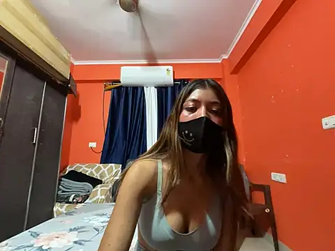 Snapshot of HOT_HONEY10 chatting on 4, 7, 2026 HOT HONEY10 online show from 4, 7, 2026