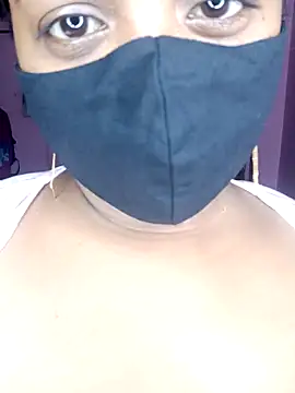 Snapshot of Chumu-quien chatting on 29, 10, 2025 Chumu-quien online show from 29, 10, 2025