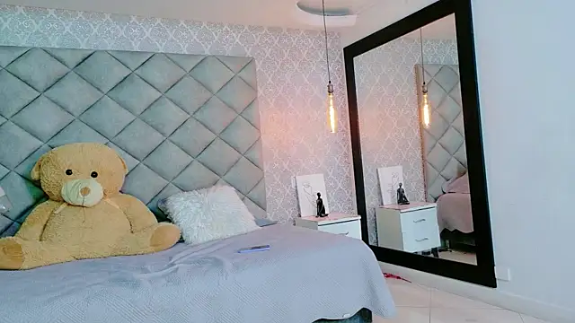 CARO ADAMS1 online show from 4, 2, 2026