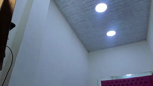 Snapshot of VioletGil_Party_ chatting on 18, 12, 2025 VioletGil Party online show from 18, 12, 2025