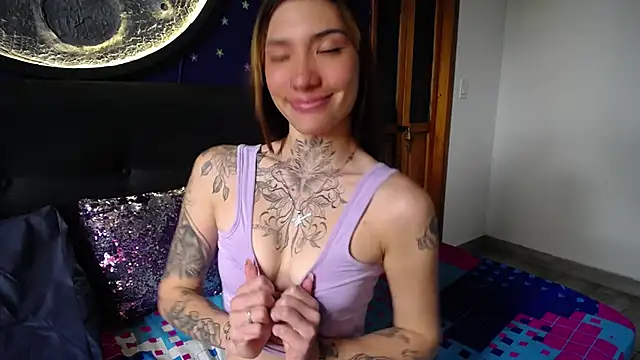 Snapshot of amare_sole chatting on 21, 10, 2025 amare sole online show from 21, 10, 2025
