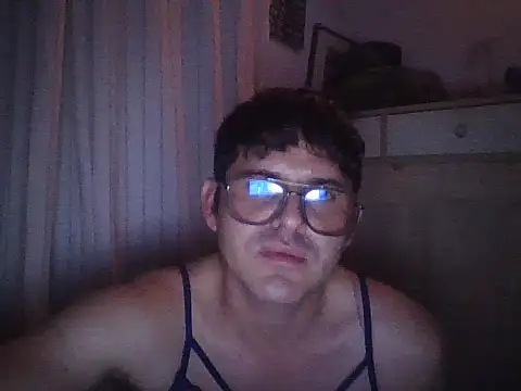 Snapshot of Dariusbi chatting on 15, 11, 2025 Dariusbi online show from 15, 11, 2025