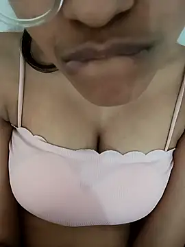 Snapshot of Zoya-Baby1 chatting on 30, 10, 2025 Zoya-Baby1 online show from 30, 10, 2025