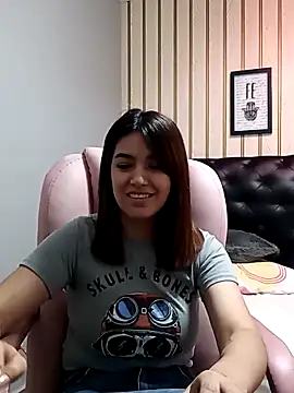 Snapshot of 1evelinewood chatting on 8, 2, 2026 1evelinewood online show from 8, 2, 2026