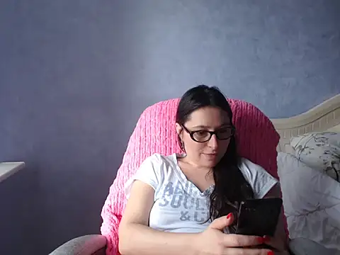 Snapshot of LuckyLisa23 chatting on 9, 6, 2026 LuckyLisa23 online show from 9, 6, 2026