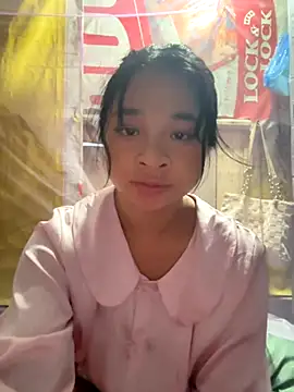 Snapshot of Linh-xxx chatting on 15, 10, 2025 Linh-xxx online show from 15, 10, 2025