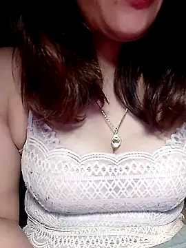 YiyinLy online show from 14, 2, 2026