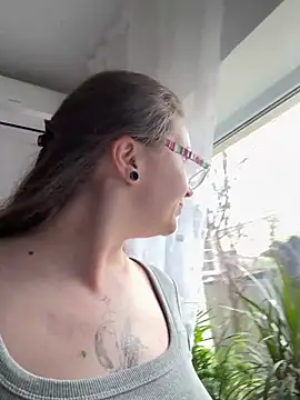 Amy  Leee  online show from 26, 4, 2026