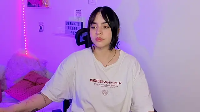 Emily Lindey online show from 24, 3, 2026