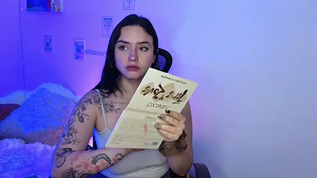 Emily Lindey online show from 12, 4, 2026