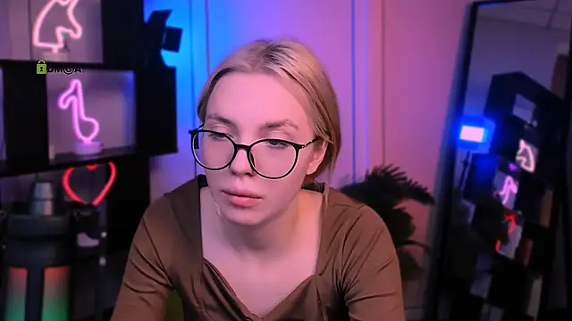 Snapshot of sendi_cais chatting on 28, 11, 2025 sendi cais online show from 28, 11, 2025