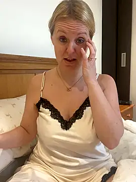 madamlillyrose online show from 20, 11, 2025