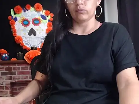 Lucyy Naugthy online show from 19, 11, 2025