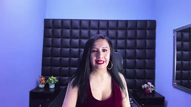 Snapshot of Agatha_Leon_ chatting on 12, 4, 2026 Agatha Leon online show from 12, 4, 2026