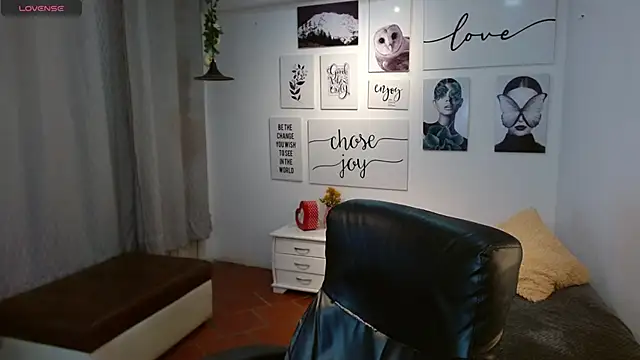 AmethystShadow17 online show from 3, 12, 2025